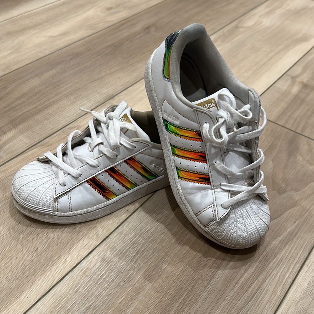 GUC Used Adidas Rainbow White Superstar Classic Girls Size 3 Shoes Sneakers